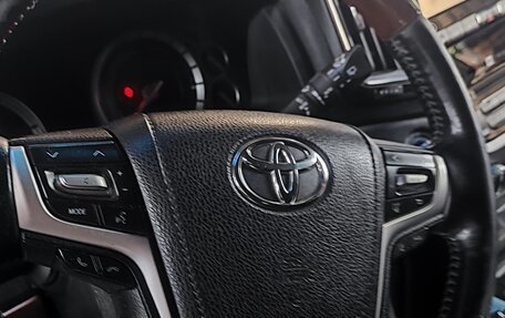 Toyota Land Cruiser 200, 2016 год, 6 350 000 рублей, 12 фотография