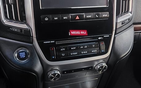 Toyota Land Cruiser 200, 2016 год, 6 350 000 рублей, 10 фотография