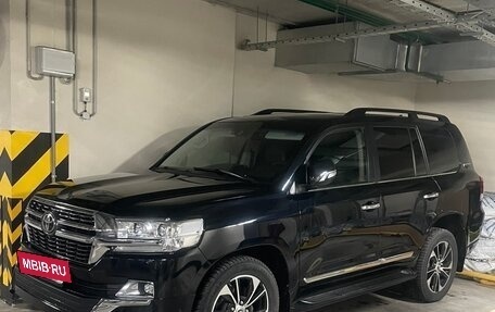 Toyota Land Cruiser 200, 2017 год, 4 600 000 рублей, 5 фотография