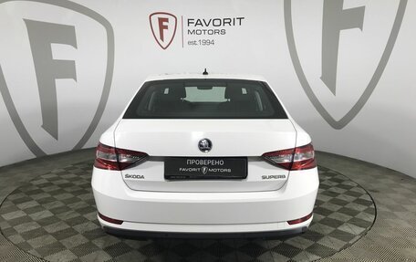Skoda Superb III рестайлинг, 2016 год, 1 699 000 рублей, 3 фотография