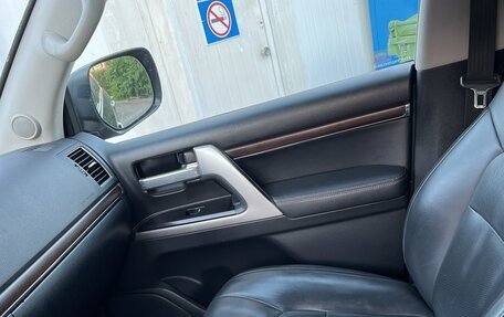 Toyota Land Cruiser 200, 2017 год, 4 600 000 рублей, 12 фотография