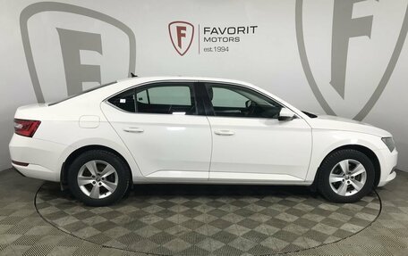 Skoda Superb III рестайлинг, 2016 год, 1 699 000 рублей, 4 фотография