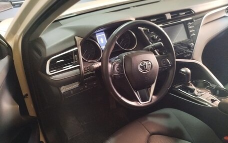 Toyota Camry, 2018 год, 2 800 000 рублей, 1 фотография