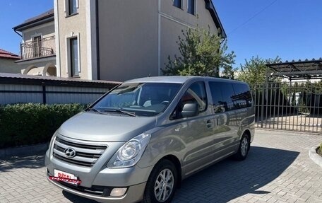 Hyundai H-1 II рестайлинг, 2014 год, 1 600 000 рублей, 2 фотография