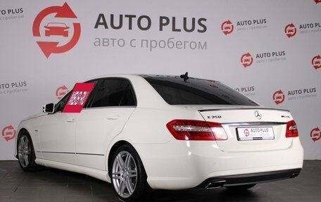 Mercedes-Benz E-Класс, 2011 год, 1 499 000 рублей, 2 фотография