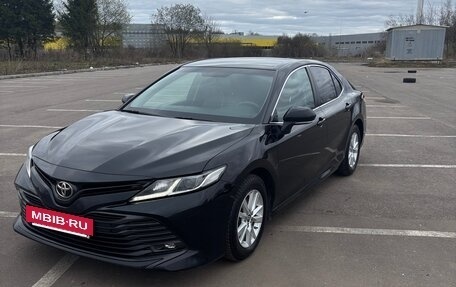 Toyota Camry, 2019 год, 2 200 000 рублей, 5 фотография