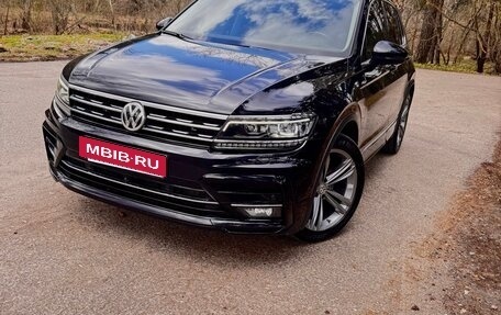 Volkswagen Tiguan II, 2018 год, 3 220 000 рублей, 2 фотография