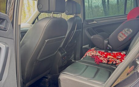 Volkswagen Tiguan II, 2018 год, 3 220 000 рублей, 22 фотография