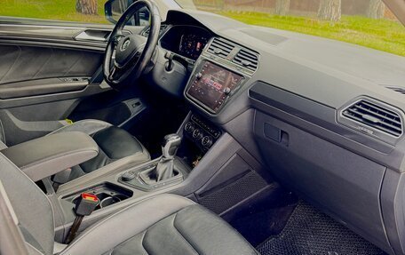 Volkswagen Tiguan II, 2018 год, 3 220 000 рублей, 27 фотография