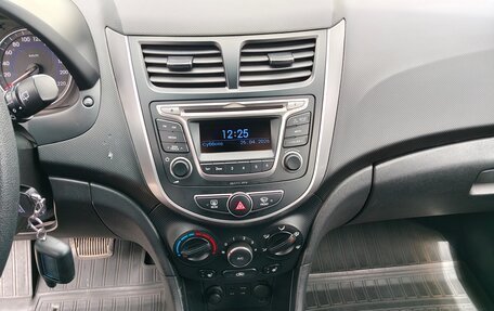 Hyundai Solaris II рестайлинг, 2015 год, 1 190 000 рублей, 22 фотография