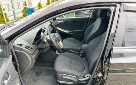 Hyundai Solaris II рестайлинг, 2015 год, 1 190 000 рублей, 25 фотография