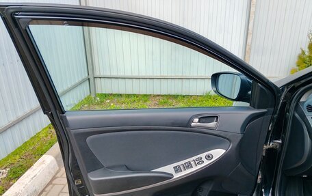 Hyundai Solaris II рестайлинг, 2015 год, 1 190 000 рублей, 33 фотография