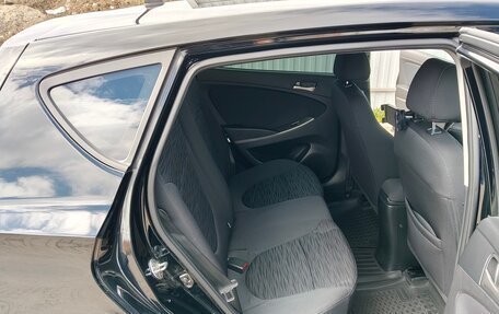 Hyundai Solaris II рестайлинг, 2015 год, 1 190 000 рублей, 29 фотография