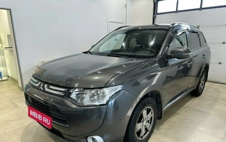 Mitsubishi Outlander III рестайлинг 3, 2013 год, 1 399 000 рублей, 1 фотография