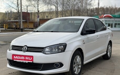 Volkswagen Polo VI (EU Market), 2013 год, 700 000 рублей, 2 фотография