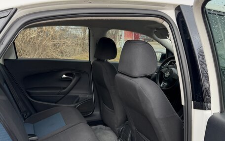 Volkswagen Polo VI (EU Market), 2013 год, 700 000 рублей, 11 фотография