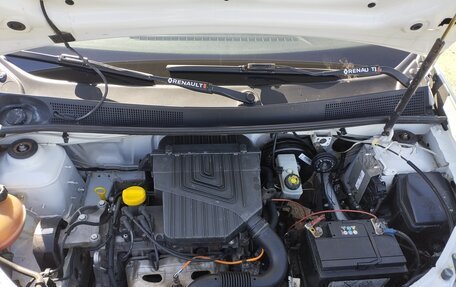 Renault Logan II, 2015 год, 490 000 рублей, 5 фотография