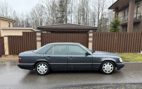Mercedes-Benz E-Класс, 1993 год, 480 000 рублей, 2 фотография