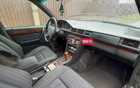 Mercedes-Benz E-Класс, 1993 год, 480 000 рублей, 9 фотография