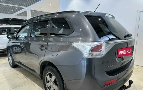 Mitsubishi Outlander III рестайлинг 3, 2013 год, 1 399 000 рублей, 2 фотография