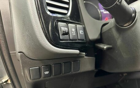 Mitsubishi Outlander III рестайлинг 3, 2015 год, 1 689 000 рублей, 9 фотография