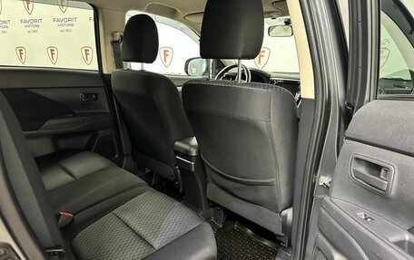 Mitsubishi Outlander III рестайлинг 3, 2015 год, 1 689 000 рублей, 16 фотография