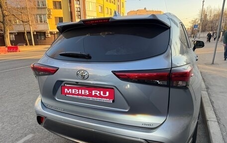 Toyota Highlander, 2021 год, 4 990 000 рублей, 4 фотография