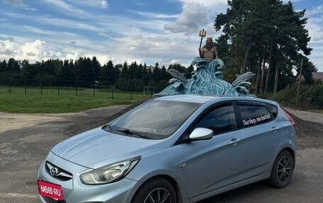 Hyundai Solaris II рестайлинг, 2012 год, 800 000 рублей, 4 фотография