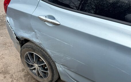 Hyundai Solaris II рестайлинг, 2012 год, 800 000 рублей, 5 фотография