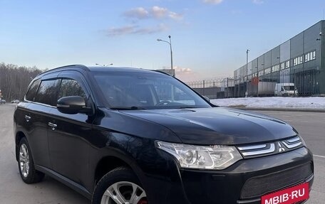 Mitsubishi Outlander III рестайлинг 3, 2012 год, 1 450 000 рублей, 8 фотография