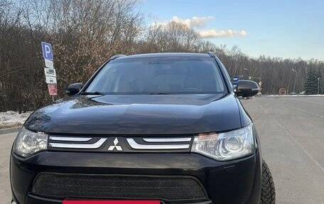 Mitsubishi Outlander III рестайлинг 3, 2012 год, 1 450 000 рублей, 5 фотография