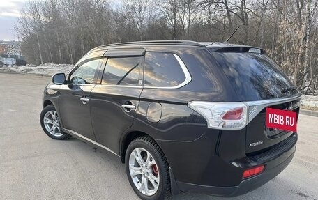 Mitsubishi Outlander III рестайлинг 3, 2012 год, 1 450 000 рублей, 4 фотография