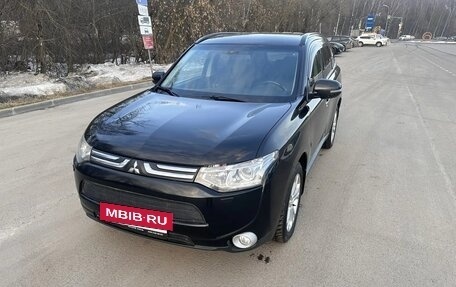 Mitsubishi Outlander III рестайлинг 3, 2012 год, 1 450 000 рублей, 9 фотография