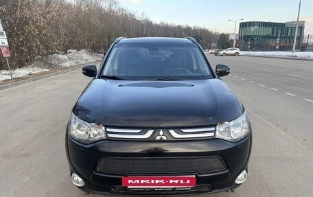 Mitsubishi Outlander III рестайлинг 3, 2012 год, 1 450 000 рублей, 12 фотография