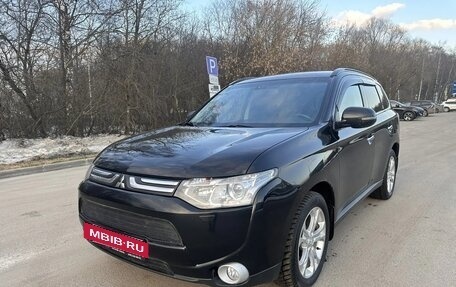 Mitsubishi Outlander III рестайлинг 3, 2012 год, 1 450 000 рублей, 13 фотография