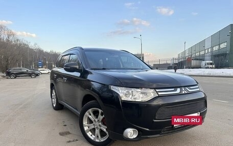 Mitsubishi Outlander III рестайлинг 3, 2012 год, 1 450 000 рублей, 16 фотография