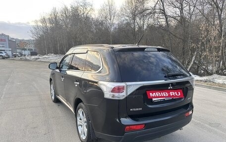 Mitsubishi Outlander III рестайлинг 3, 2012 год, 1 450 000 рублей, 26 фотография