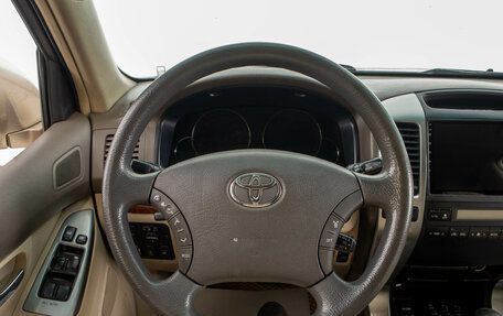 Toyota Land Cruiser Prado 120 рестайлинг, 2005 год, 1 799 000 рублей, 13 фотография