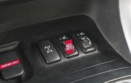 Toyota Land Cruiser Prado 120 рестайлинг, 2005 год, 1 799 000 рублей, 19 фотография