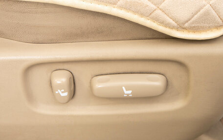 Toyota Land Cruiser Prado 120 рестайлинг, 2005 год, 1 799 000 рублей, 23 фотография