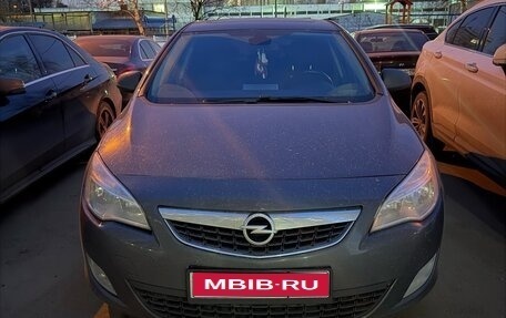 Opel Astra J, 2011 год, 699 999 рублей, 1 фотография