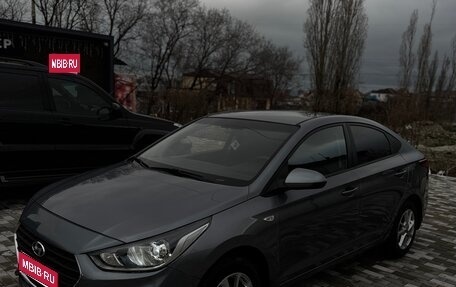 Hyundai Solaris II рестайлинг, 2018 год, 1 100 000 рублей, 1 фотография