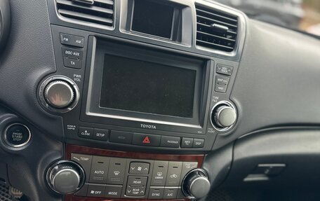 Toyota Highlander III, 2011 год, 1 450 000 рублей, 14 фотография