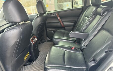 Toyota Highlander III, 2011 год, 1 450 000 рублей, 7 фотография