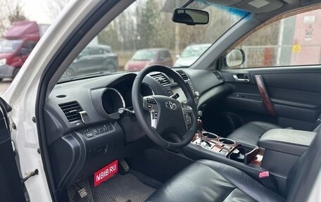 Toyota Highlander III, 2011 год, 1 450 000 рублей, 8 фотография