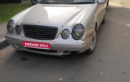 Mercedes-Benz E-Класс, 2000 год, 360 000 рублей, 4 фотография