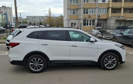 Hyundai Santa Fe III рестайлинг, 2017 год, 2 200 000 рублей, 3 фотография