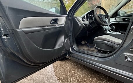 Chevrolet Cruze II, 2013 год, 700 000 рублей, 10 фотография