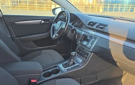 Volkswagen Passat B7, 2011 год, 959 000 рублей, 13 фотография