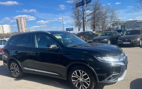 Mitsubishi Outlander III рестайлинг 3, 2016 год, 1 500 000 рублей, 5 фотография